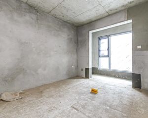 凌波苑公务员小区|证齐满二带车位|业主诚心出售随时看房