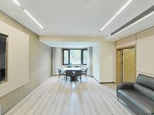南向临河大平层底复 新风地暖空调 拎包入住 上下两层