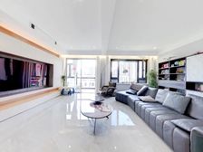 洋房精装大平层,四房,近,满两年次新房。诚售