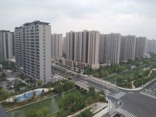 新兴岚湾小区2室2厅1卫南朝向65.0万元/套出售