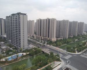 新兴岚湾小区2室2厅1卫南朝向65.0万元/套出售