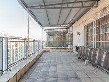 四季新城南苑 4室3卫 精装修 带大露台 可大刀