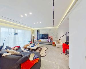 装修好 保养好 看房方便 诚心卖 价格可谈 有车位