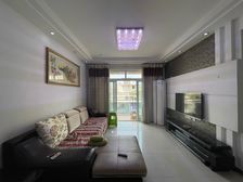 出门就是平安轻轨站,楼龄较新,有小区环境,正规3房