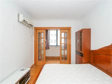 工作变动,诚心出售。固定车位,模范小区,自住率高。看房随时。