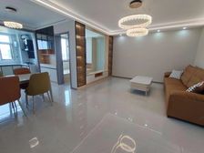 月河路,房龄新 带电梯 108平米三室两厅8万精装56.8万