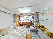 D铁口五十米,楼间距很宽,采光事业特别的好,业主诚意出售