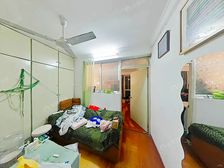 一楼送院子!!!老房东委托!只给我买!看房随时!诚心出售