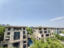 礼嘉天街龙湖独栋别墅,带700平米花园,带10个车位