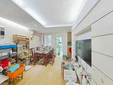 一梯两户,双南30平大院子,阳光好。看房提前讲比较方便