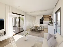 洛斯阿尔卡萨雷斯靠近塞雷纳高尔夫球场的现代三居室住宅