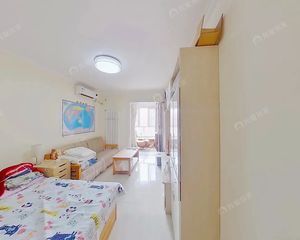 德胜五路通 双旗杆东里 精装修 南北加固13平米