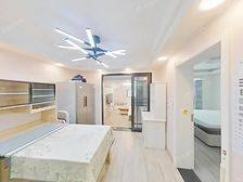 底楼双天井,使用面积巨大。花园大概20平。比绿皮少一个点