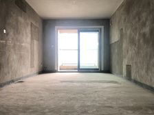 南岸区 金科博翠园A区 三房 75万