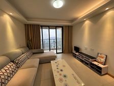 新里西斯莱公馆2房南精装真实好房