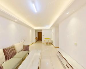 精装三房诚心出售 有车位 户型方正