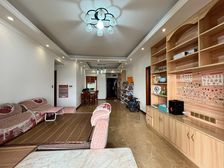 礼嘉 四房双卫精装修带家电,家具。诚心出手。