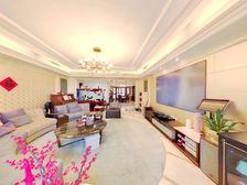 小区是高档小区,统一精装标准,大平层户型好,