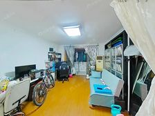 新上笋盘:02年商品房、三开间朝南、飞机户型、居住适宜的嘞!