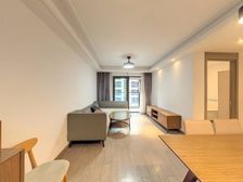 万科精装修次新房,三开间朝南,刚需三房。