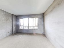 此房为6房2厅毛坯房、高层景观美、朝南户型。