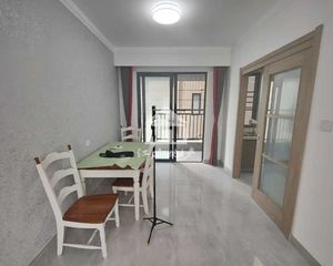 美的慧城4房2厅精装修110元