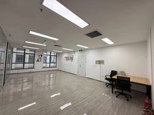 临近地铁口 诺德中心 精装修带家具 特价133平出租