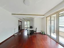 新出一楼带花园,诚意卖,位置好,南北双阳台
