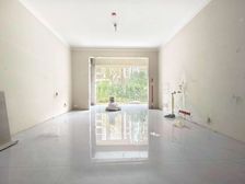 高新南 一楼带大院!户型南北通透 房主急售 价格可大谈