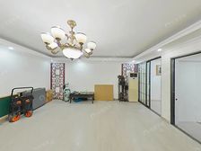新出一楼三房,小区位置好,带固定车位,双书包房