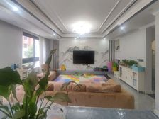 奥莱 协信星麓原悠里 五房182万