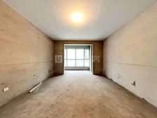 森林逸城B区毛坯满五