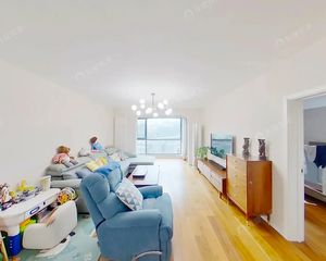 新上 望春园 板楼南北三居 一梯两户 40万精装 诚心出售。