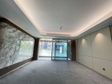 中海甲叁號院 奢装大平层 送一个产权车位 全屋家电赠送完 笋