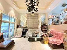 君临天下新出4房,业主保养好,价格美丽,看房随时!