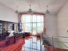 虎滩中南路 别墅区 伊顿山庄 边户别墅 使用面积700平