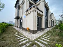 联排看江端户大花园. 带露台 视野好