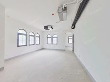 远洋傲北联排别墅东边户,两个产权车位、室内电梯、地暖