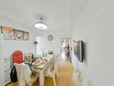 新增电梯大两房,精装修南北通透全明,双阳台,小区公园位置