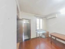 温暖的小家 愿生活不太拥挤 笑容不必刻意 人生不凡!