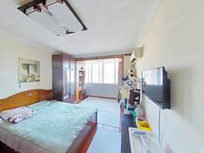 小区中间位置安静:南北通透 全明户型 产权清晰无贷款抵押