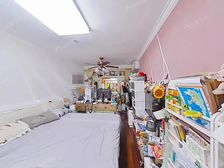 朝南一楼带天井搭好可做房间带装修满五年