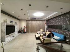 动步公园轻轨旁 联排端户别墅 带3个停车位 急售
