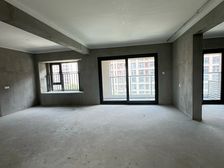 雅戈尔江上4室2厅2卫南朝向360.0万元/套出售