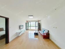 花园位置 落地窗 有钥匙看房方便的 可以领包入住的
