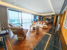 这套是6栋的单位 业主急售 刚收楼就急卖 可以看房