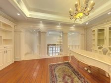 专做印象外滩洋房上叠大露台 精装200多万 保养好