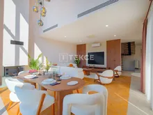 位于安塔利亚(Antalya)多塞梅尔蒂(D??emealt