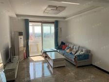 电梯房,客厅带阳台,主卧朝南,交通便利,小区中心位置