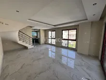 设计时尚的公寓,靠近阿拉尼亚的社交设施